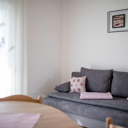 Apartments By The Sea Supetarska Draga - Donja, Rab - 11769 Δωμάτιο φωτογραφία