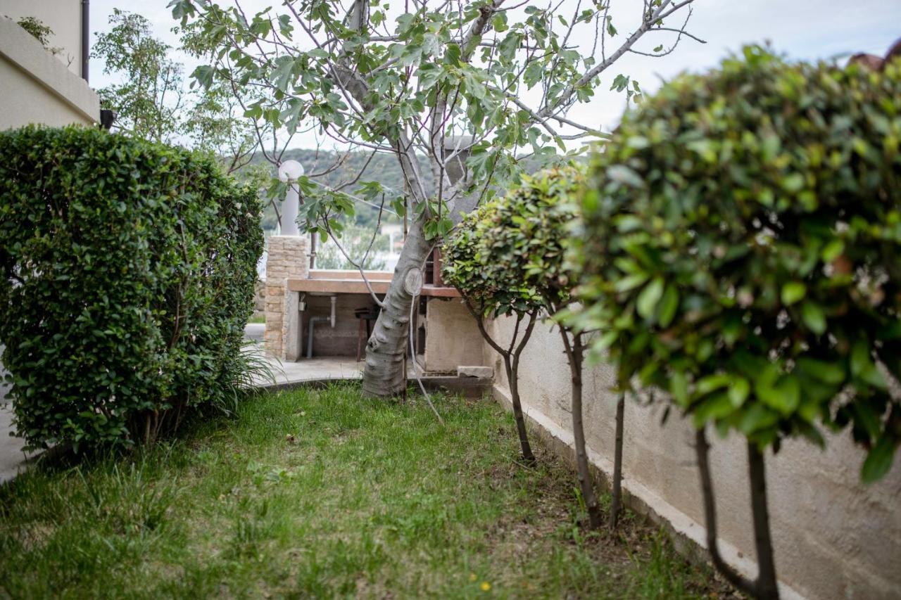 Apartments By The Sea Supetarska Draga - Donja, Rab - 11769 Εξωτερικό φωτογραφία