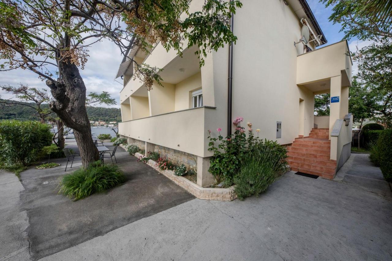 Apartments By The Sea Supetarska Draga - Donja, Rab - 11769 Εξωτερικό φωτογραφία