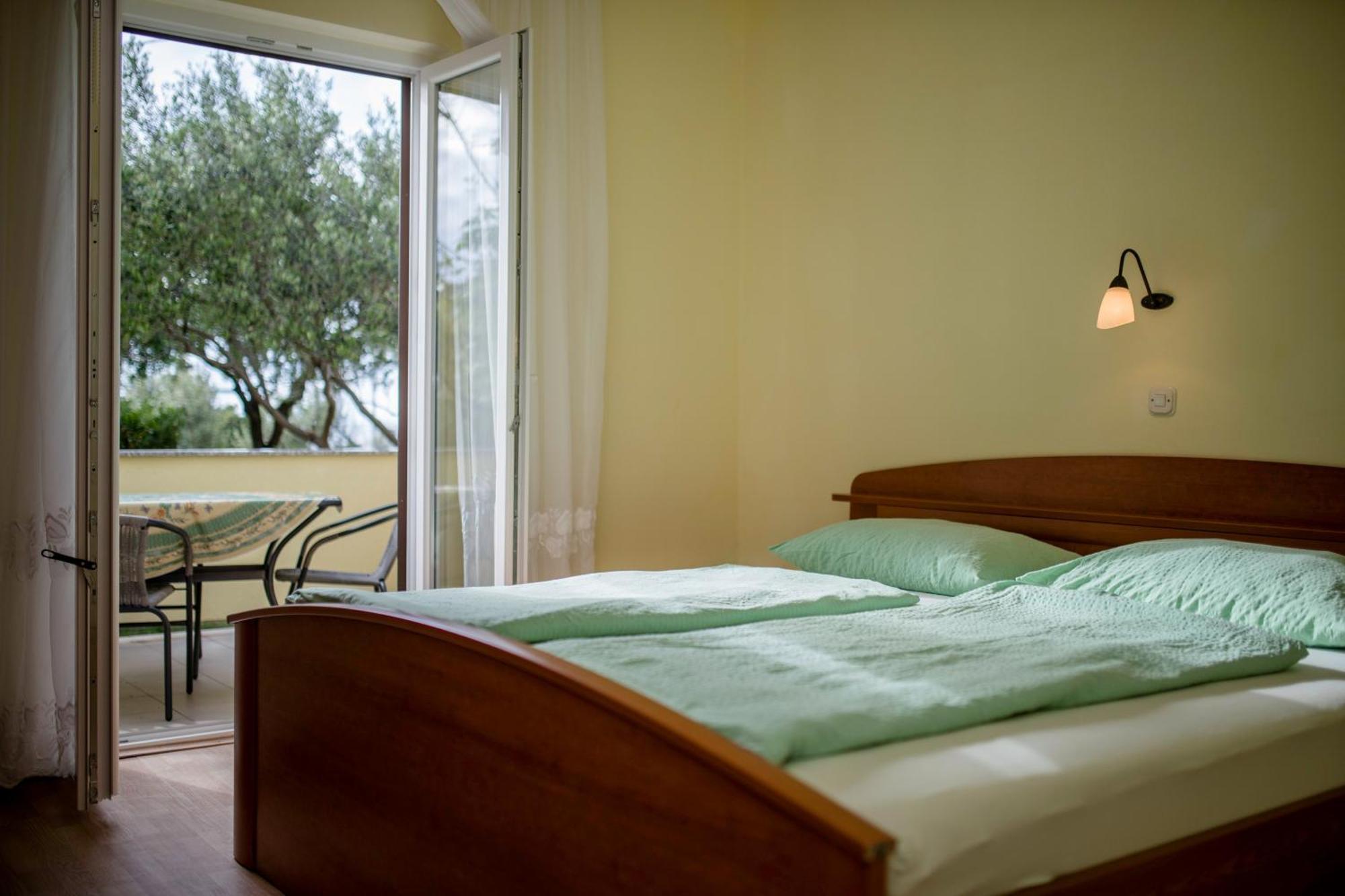 Apartments By The Sea Supetarska Draga - Donja, Rab - 11769 Δωμάτιο φωτογραφία
